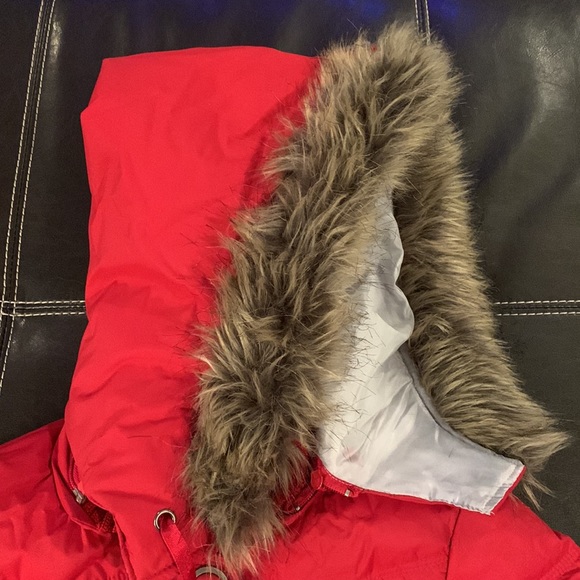 Gorgeous Red Winter Coat w/ Detachable Hood - Picture 2 of 4